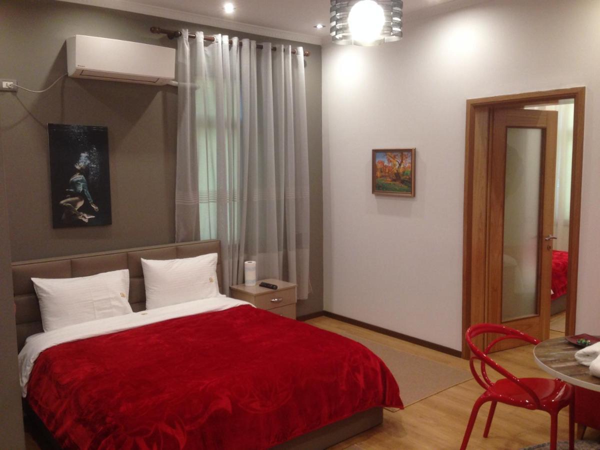 קורצ'ה Hotel Bujtina Bicolli מראה חיצוני תמונה