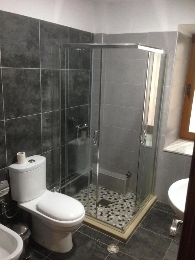 קורצ'ה Hotel Bujtina Bicolli מראה חיצוני תמונה
