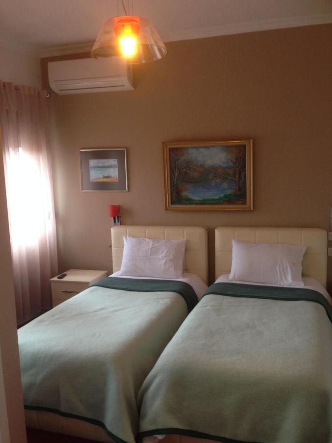 קורצ'ה Hotel Bujtina Bicolli מראה חיצוני תמונה