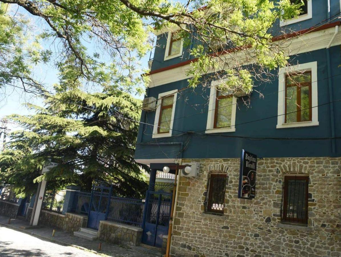 קורצ'ה Hotel Bujtina Bicolli מראה חיצוני תמונה