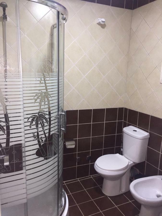 קורצ'ה Hotel Bujtina Bicolli מראה חיצוני תמונה